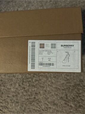 Burberry Tan and White Branded Shoe Box with Label